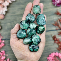 Emerald Tumbled Stone Large